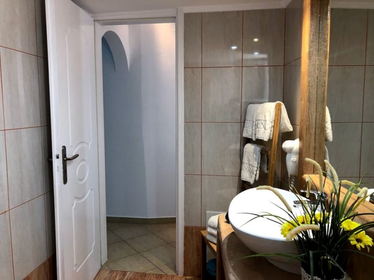 バスルーム内から入り口