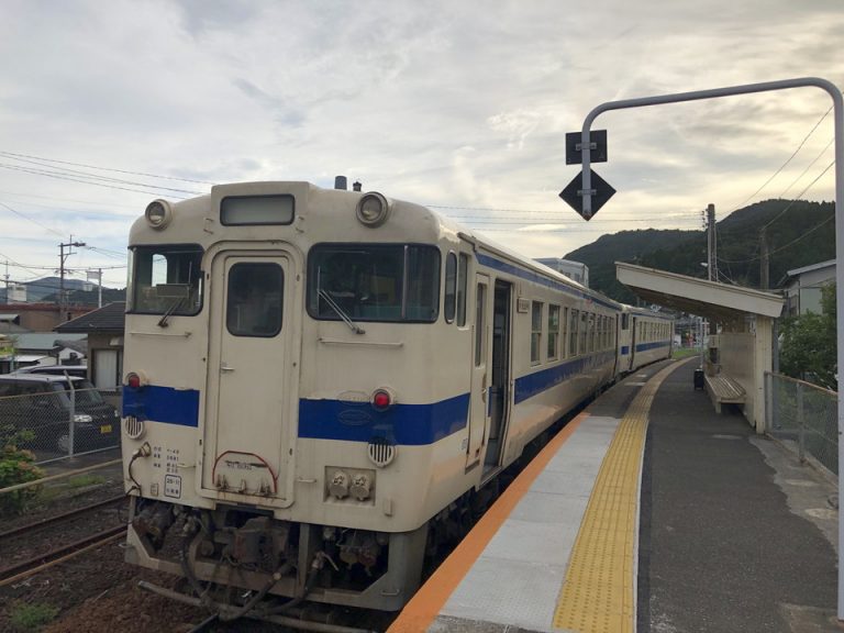 南郷駅にて 帰りに乗った電車
