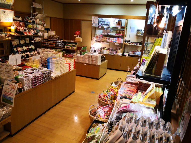 49_望雲_ホテル内のショップ_ショップ内観