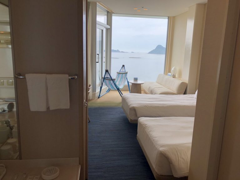 客室全体(窓際方向)(1)