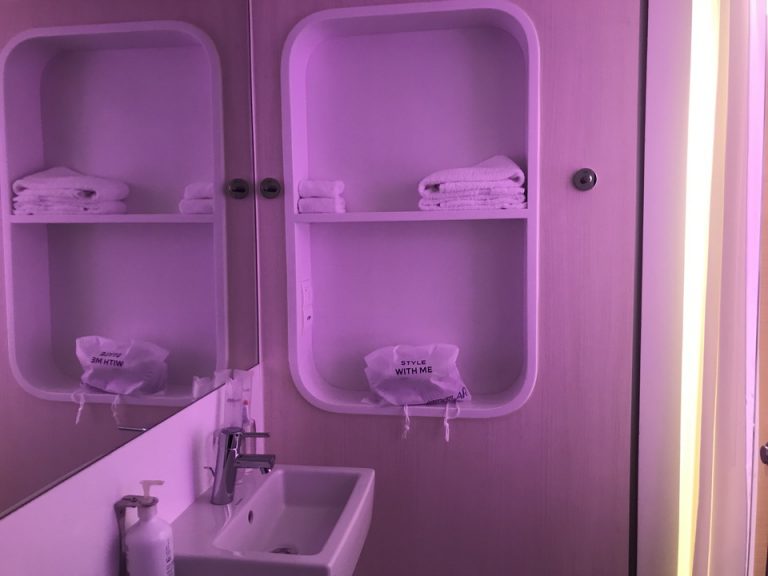 バスルームから入り口