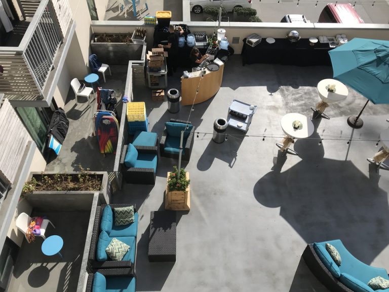 二階のルーフトップ