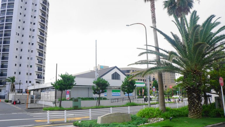 ホテルおとなりのコンビニ