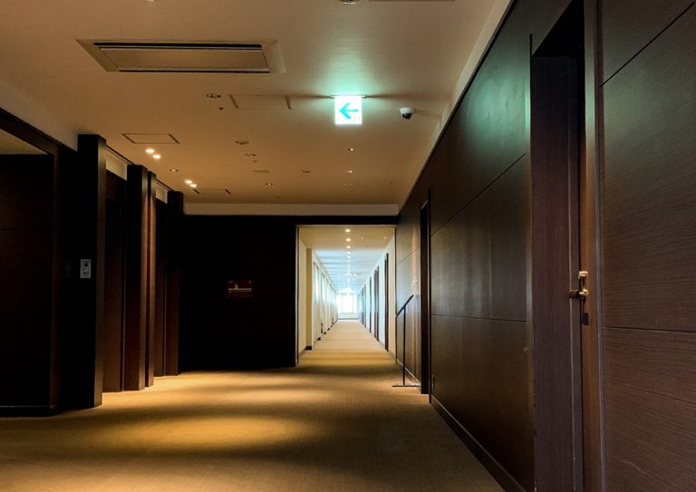 宿泊階の廊下2