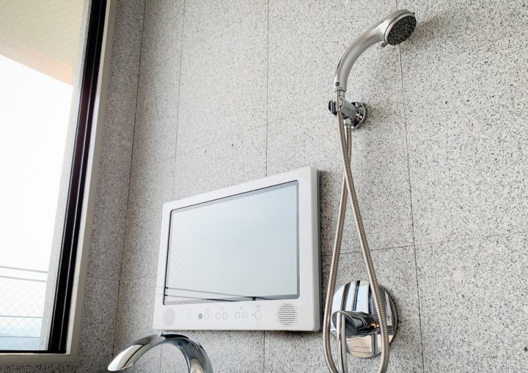 04_シャワー。シャワーヘッドは大きめ