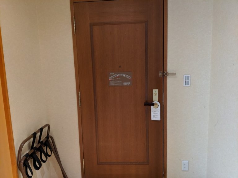 客室入口内観ドア