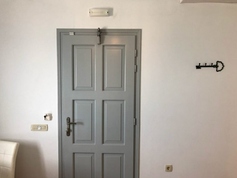 客室入口内観ドア