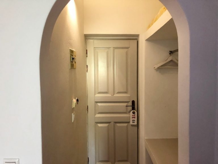 客室入口内観ドア