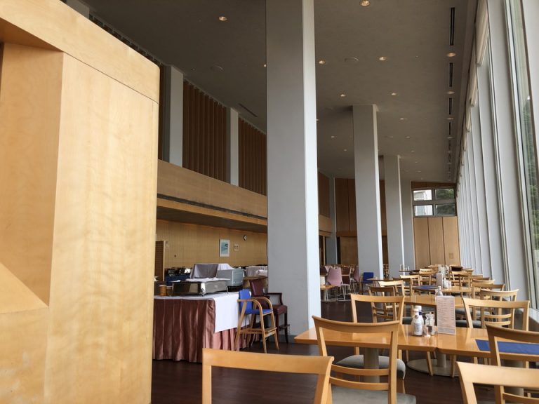 レストラン内観