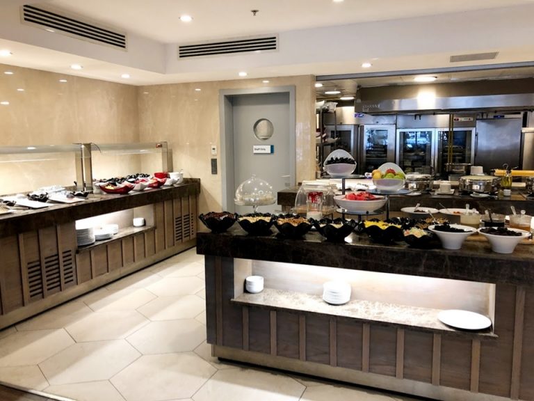 朝食レストラン3