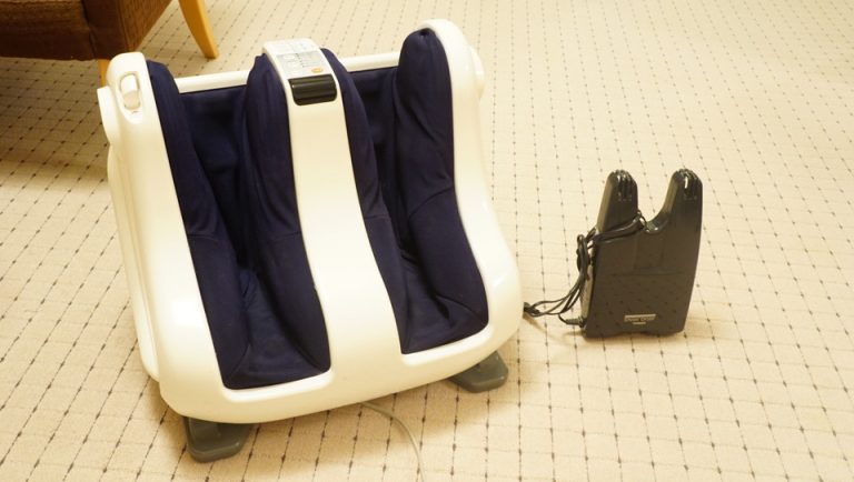 室内のフットマーッサージと靴乾燥機