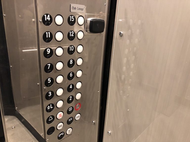 エレベーターボタン