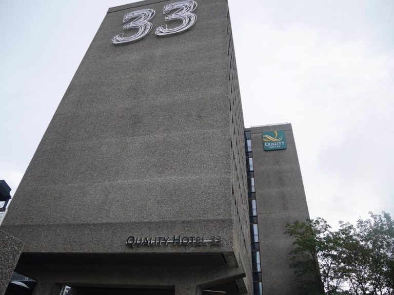 P1300537