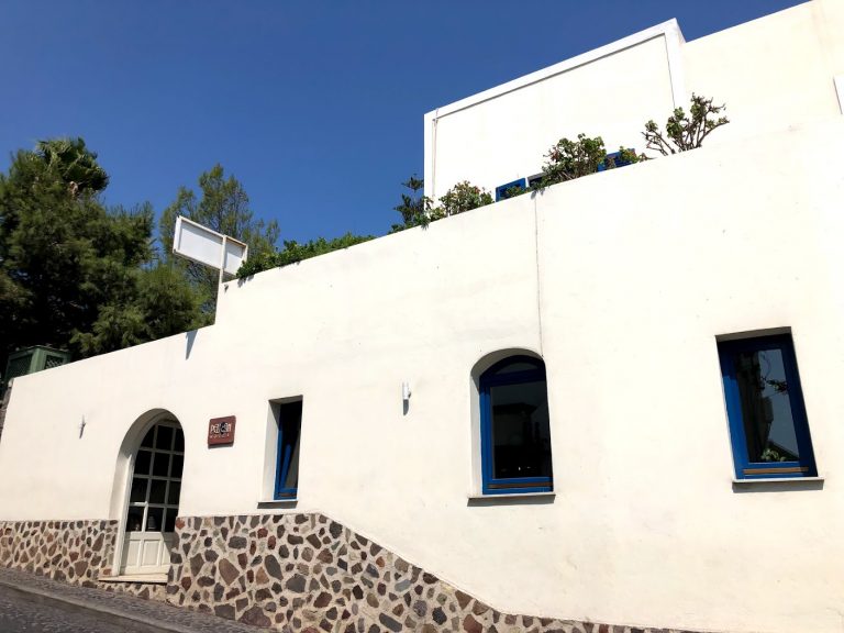 ホテル外観(建物全体)1