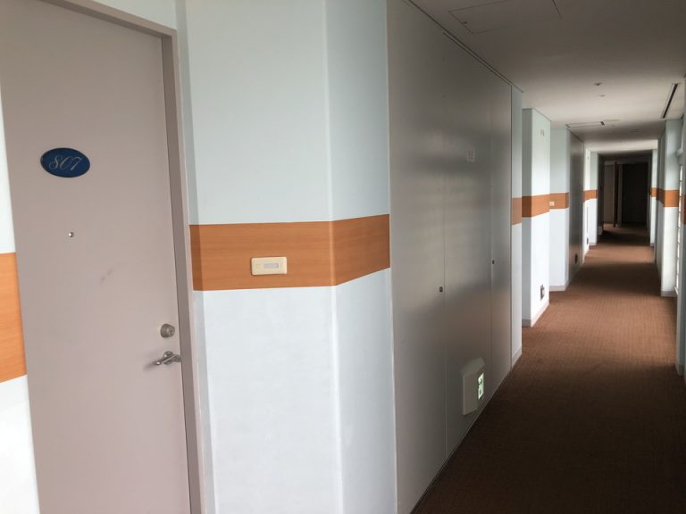 客室階入口廊下