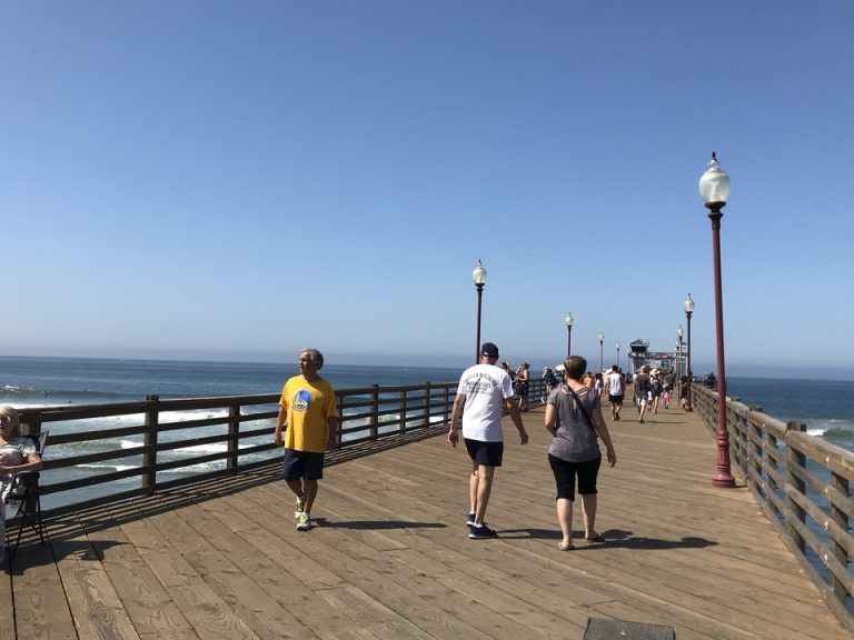 ピアを歩いてみました