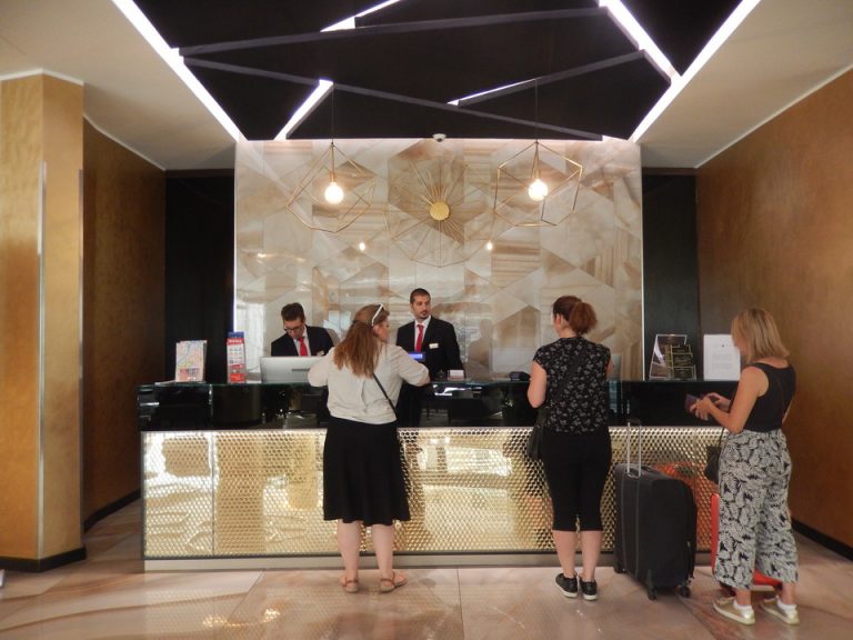 フロントカウンター(1)