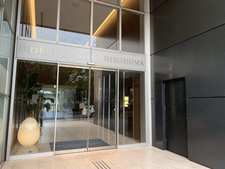 エントランス外観(平和大通り側)