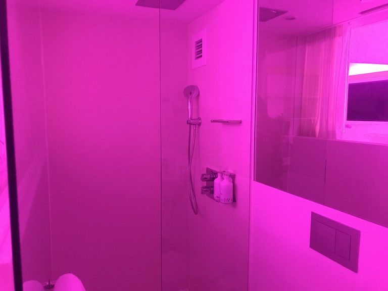 シャワールーム1