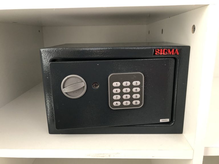 使用はしませんでしたが小さい金庫があり、貴重品はここで管理できます。