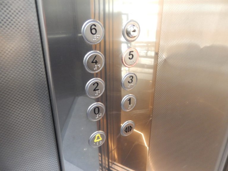 エレベーター階数ボタン