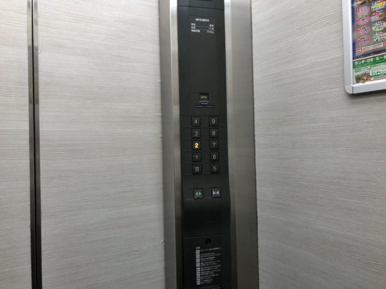 エレベーター階数ボタン