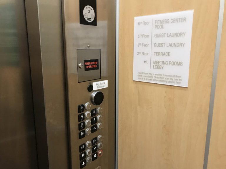 エレベーター階数ボタン