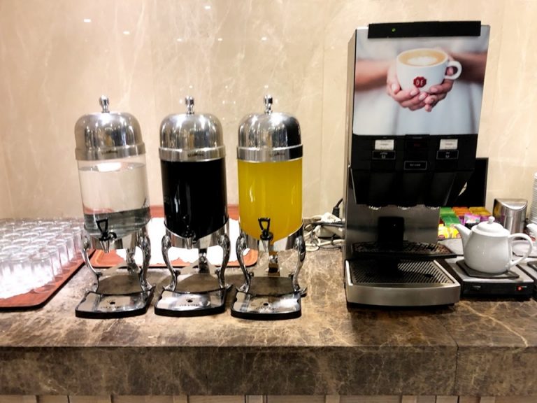 朝食レストラン4