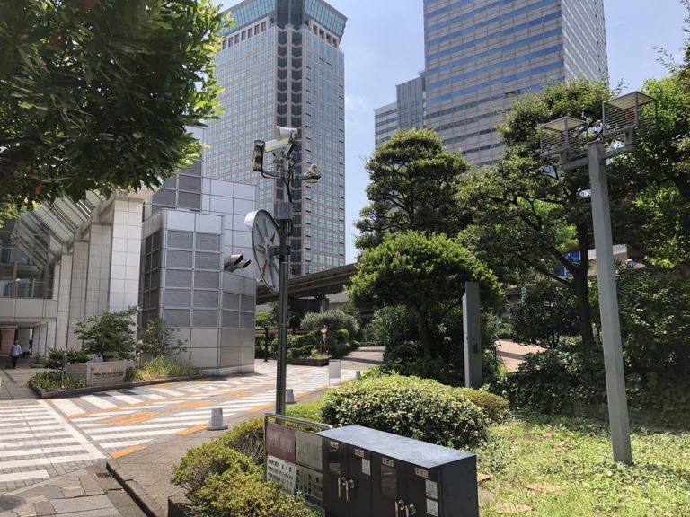 ホテル向かい