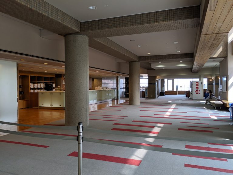 アクアパレスのフロント