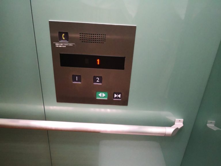 10_望雲_エレベータ_エレベーター階数ボタン