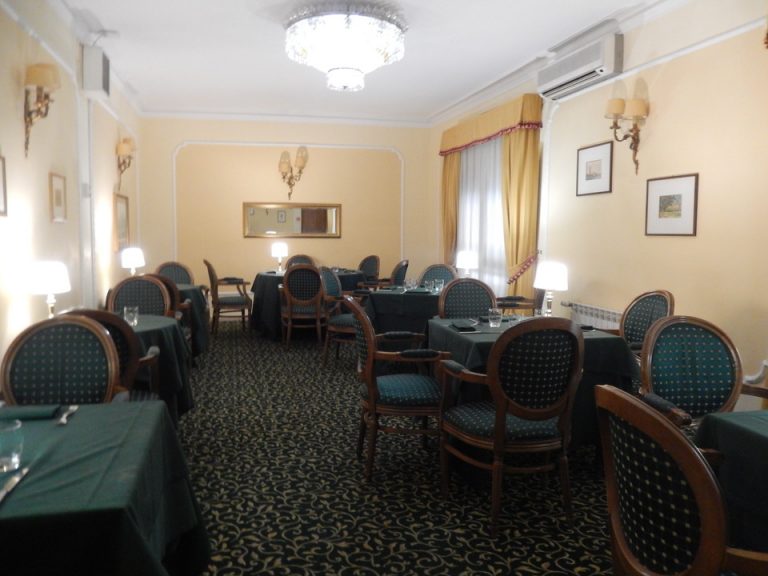 館内レストラン