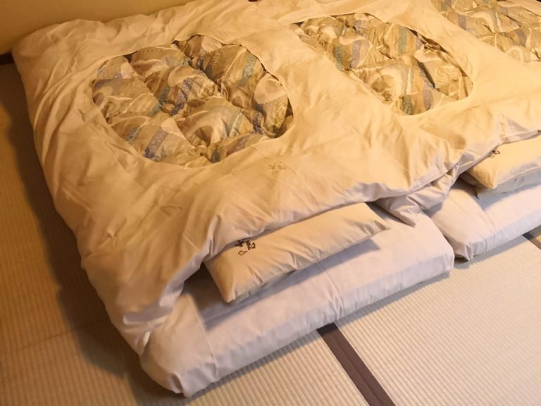 18_望雲_客室_ベッド全体01