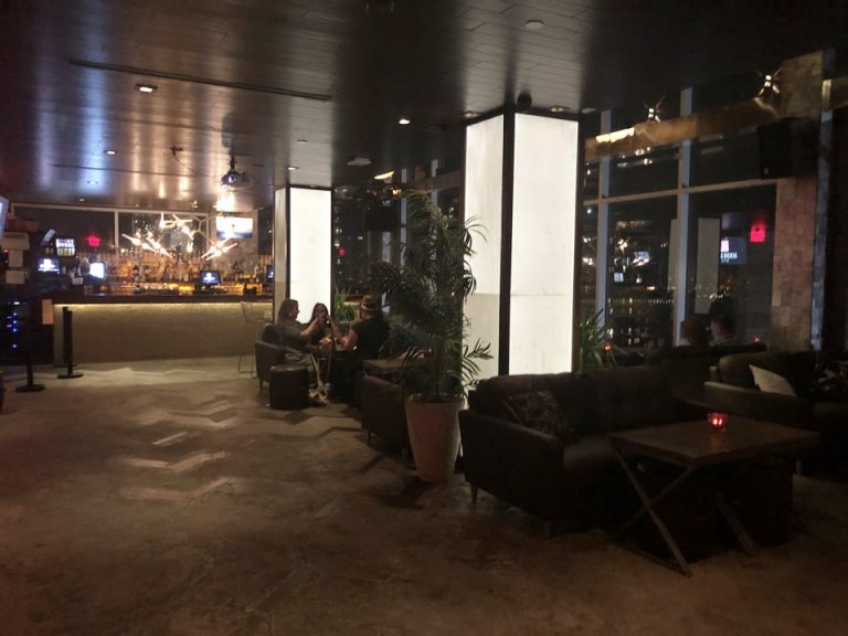 ルーフトップバー