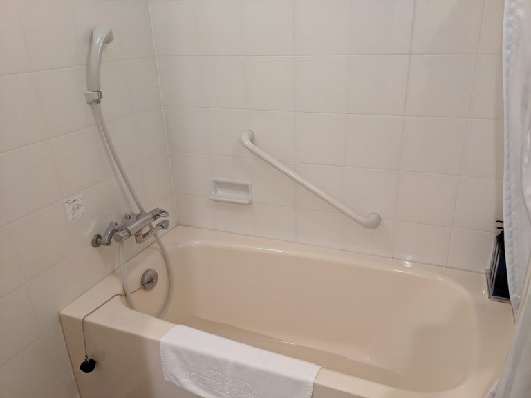 2階ロフト_バスタブ・シャワー