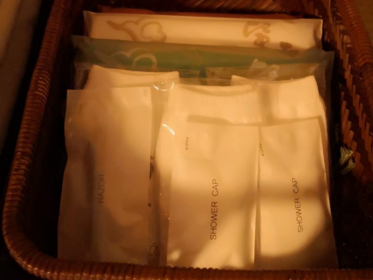 38_望雲_客室のバス・トイレ_アメニティー02