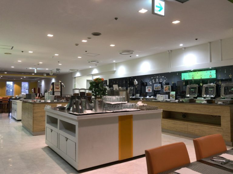 朝食会場