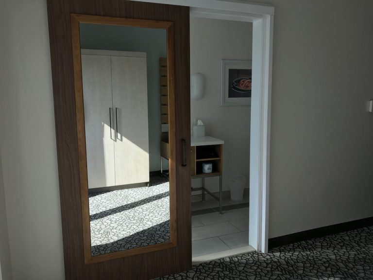 バスルーム方向