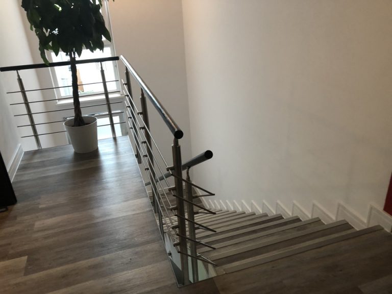 そこまで広くないので、階段で移動するのも楽でした。