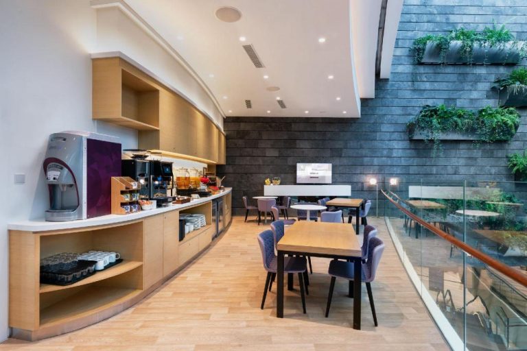 d79161ad4542fc130c3256e09a40b243