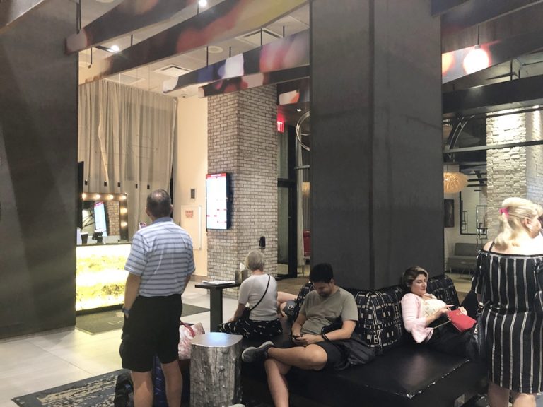 ロビースペース