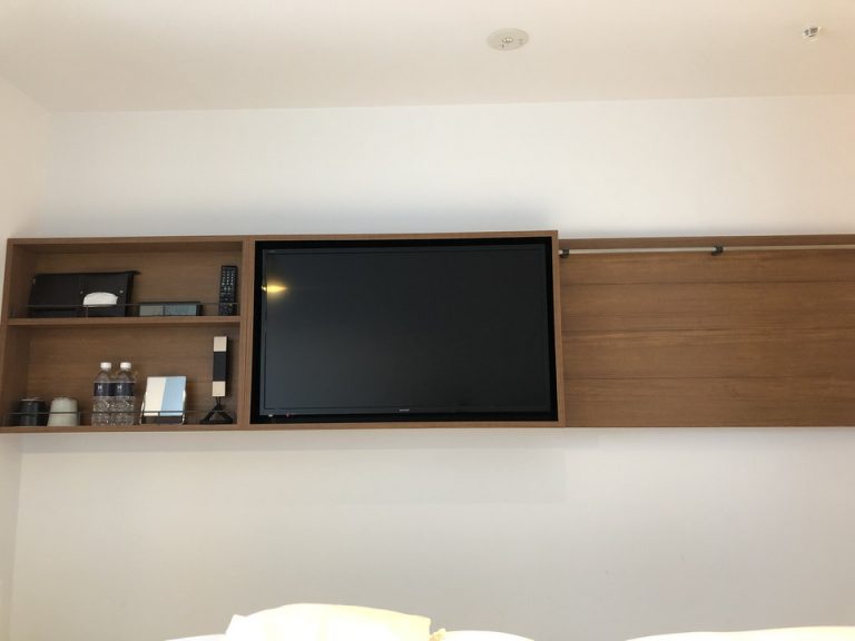 ベッドからテレビ