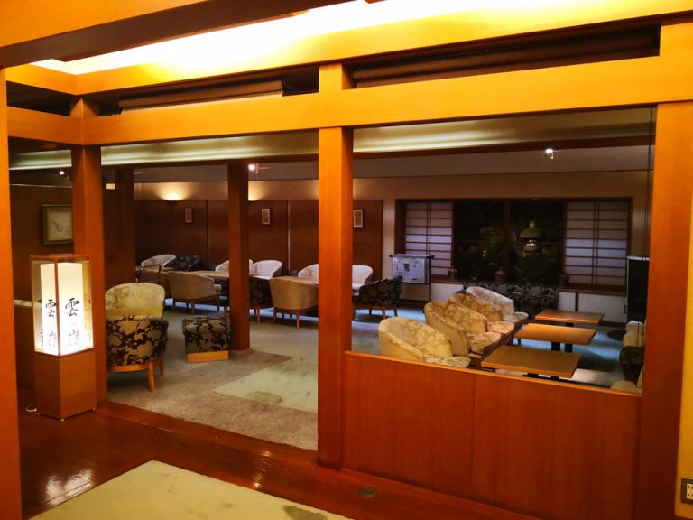 05_望雲_玄関、ロビー_ロビー全体