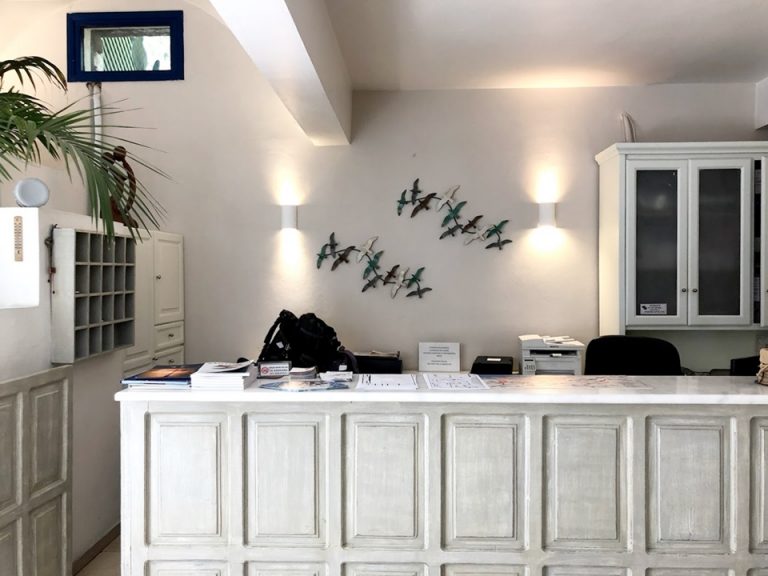 フロントカウンター