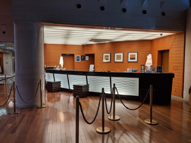 フロントカウンター