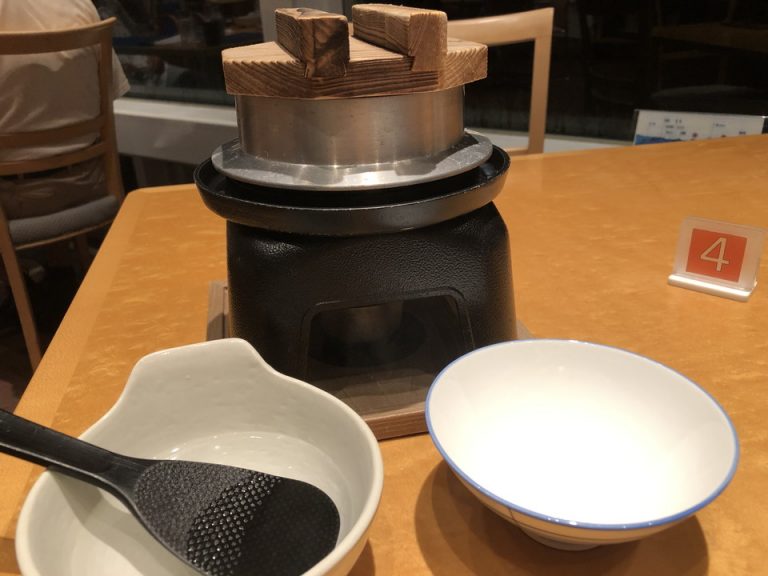 宮崎産米の炊き立てご飯(夕食)