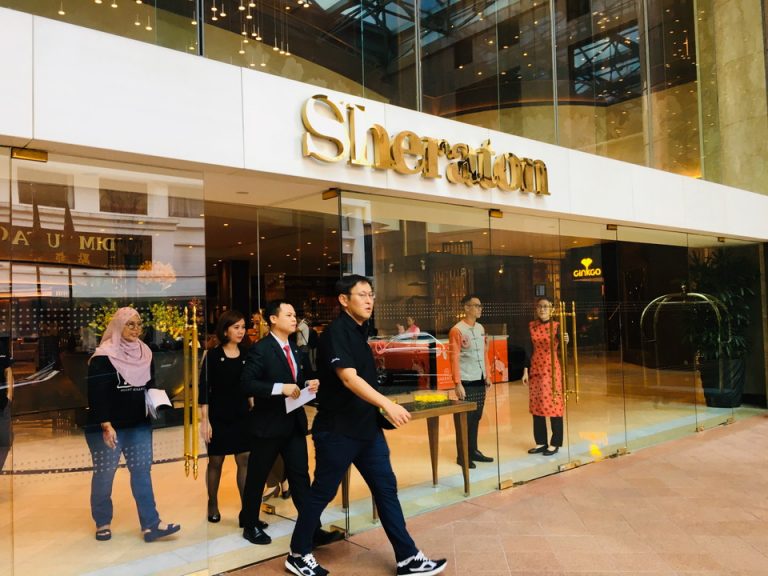 エントランス外観