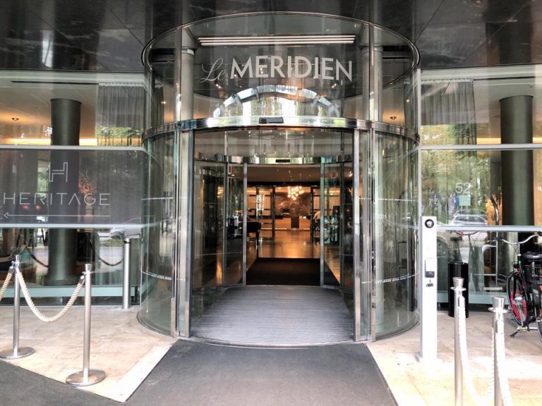 エントランス外観