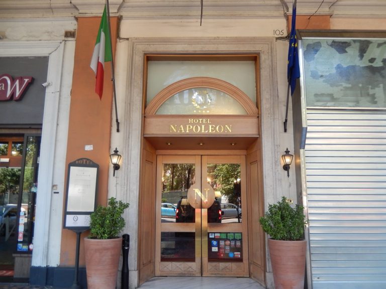 エントランス外観