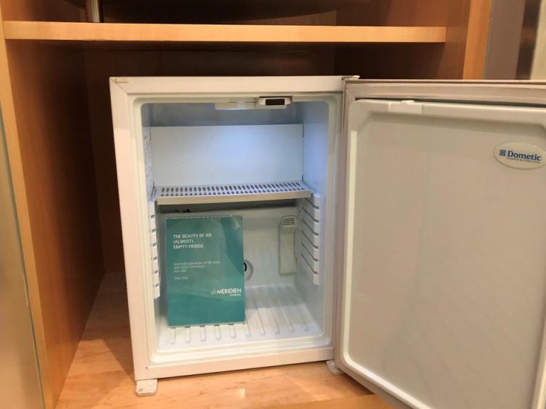 冷蔵庫(開けた状態)